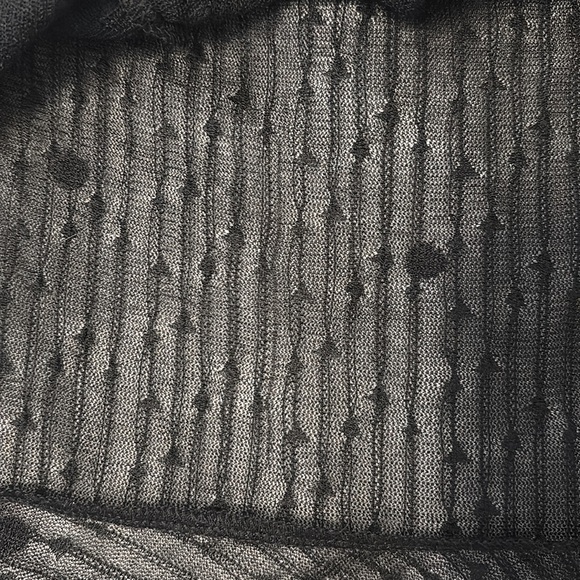 Black Ruffle crop - Picture 5 of 11